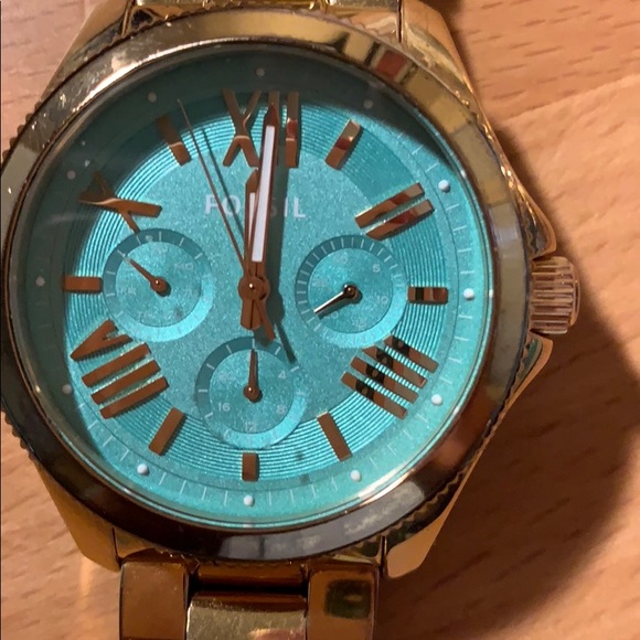 Fossil watch with Rose Gold watch band. - Picture 2 of 2